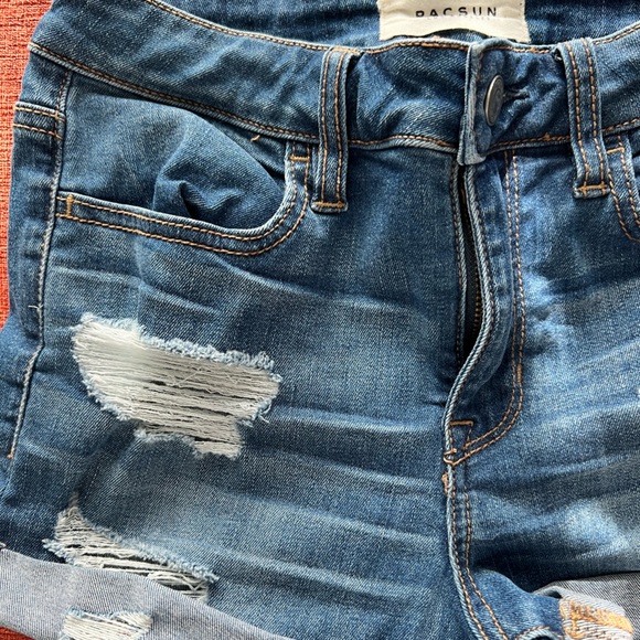 Shorts - Picture 2 of 4